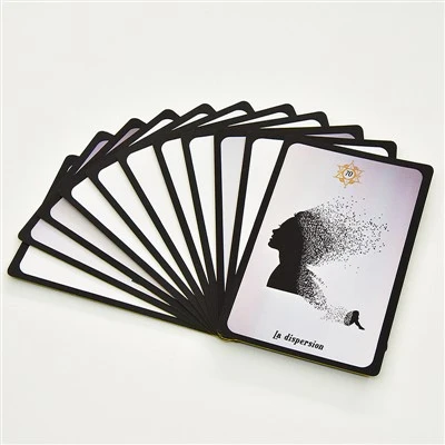 Tarotkort er forgylt med et komplett sett